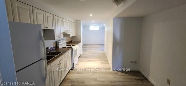 882 BEACONHILL Court