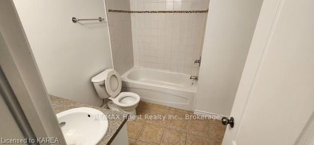 882 BEACONHILL Court