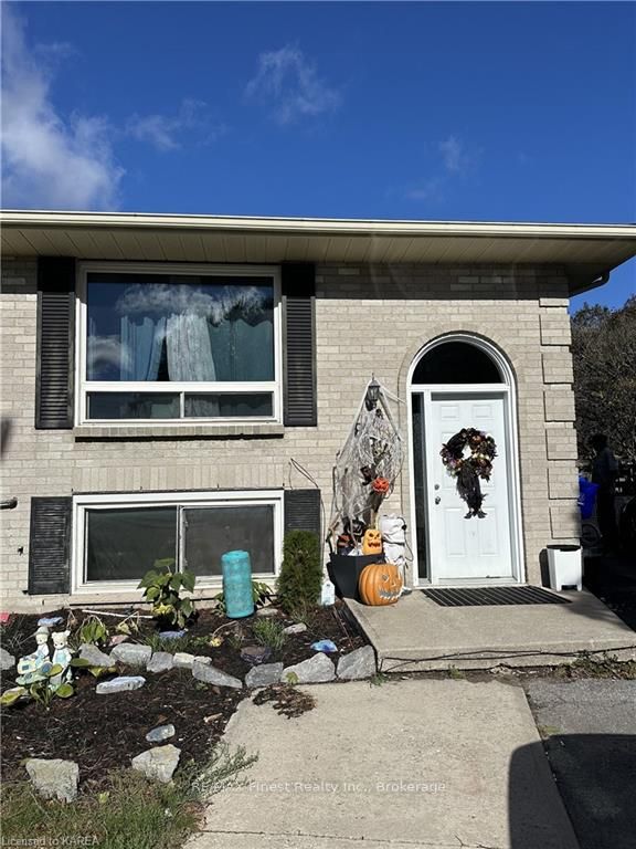 882 BEACONHILL Court