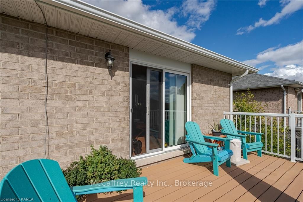 444 BRIDGE Street W