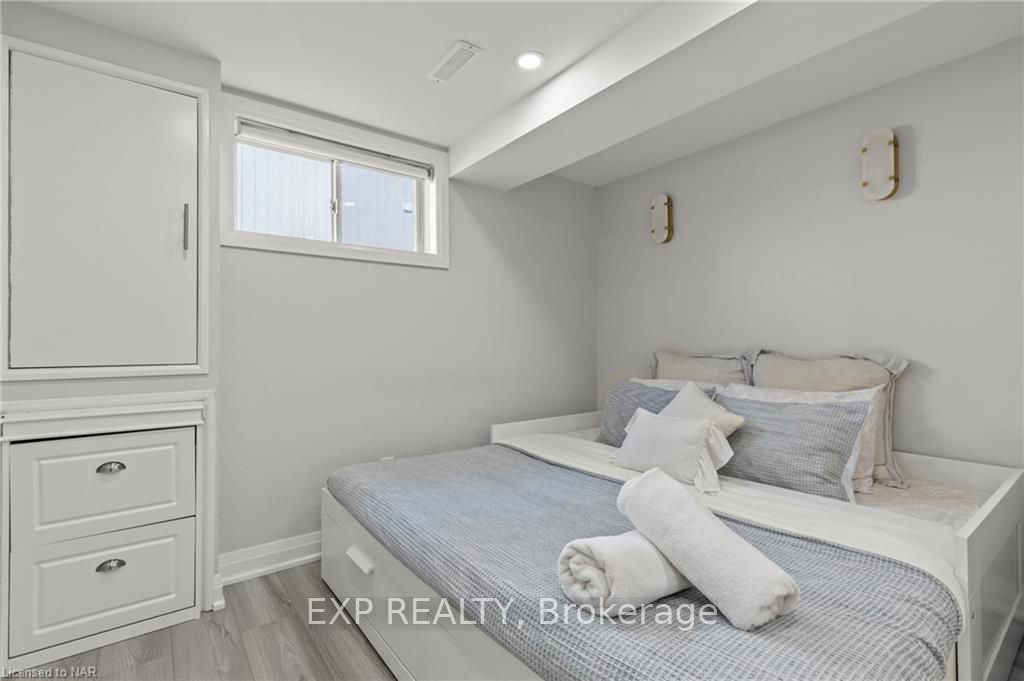 1329 NIAGARA STONE Road
