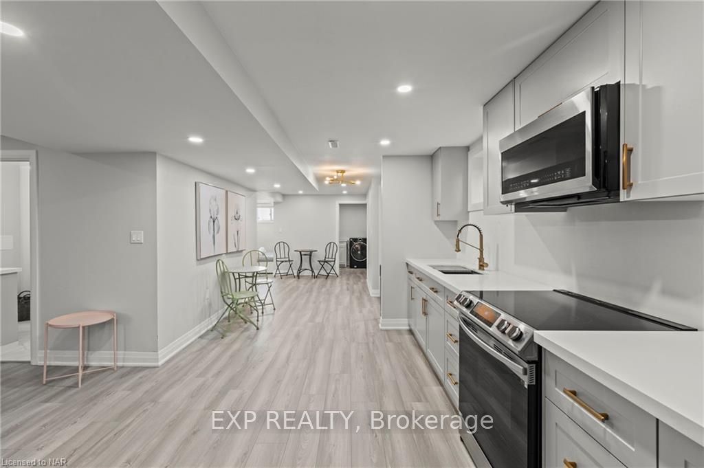 1329 NIAGARA STONE Road
