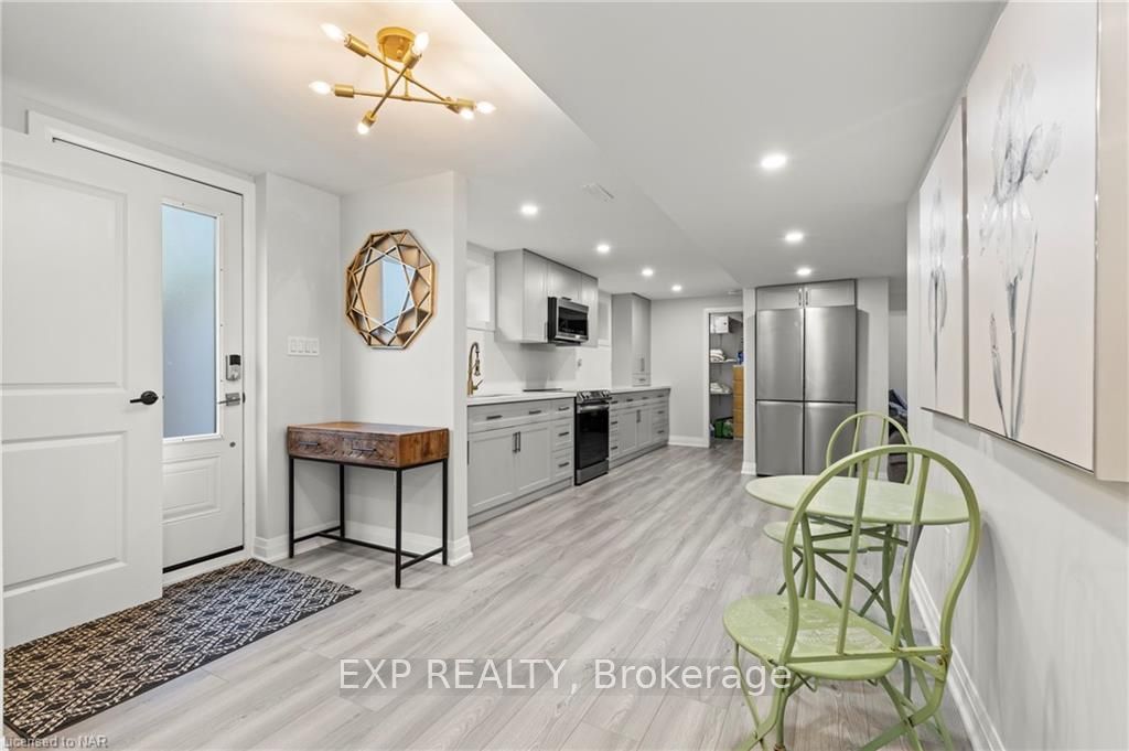 1329 NIAGARA STONE Road