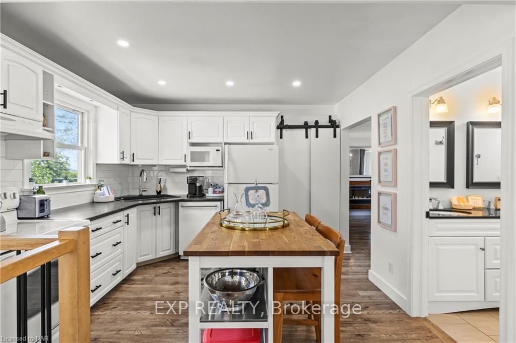 1329 NIAGARA STONE Road