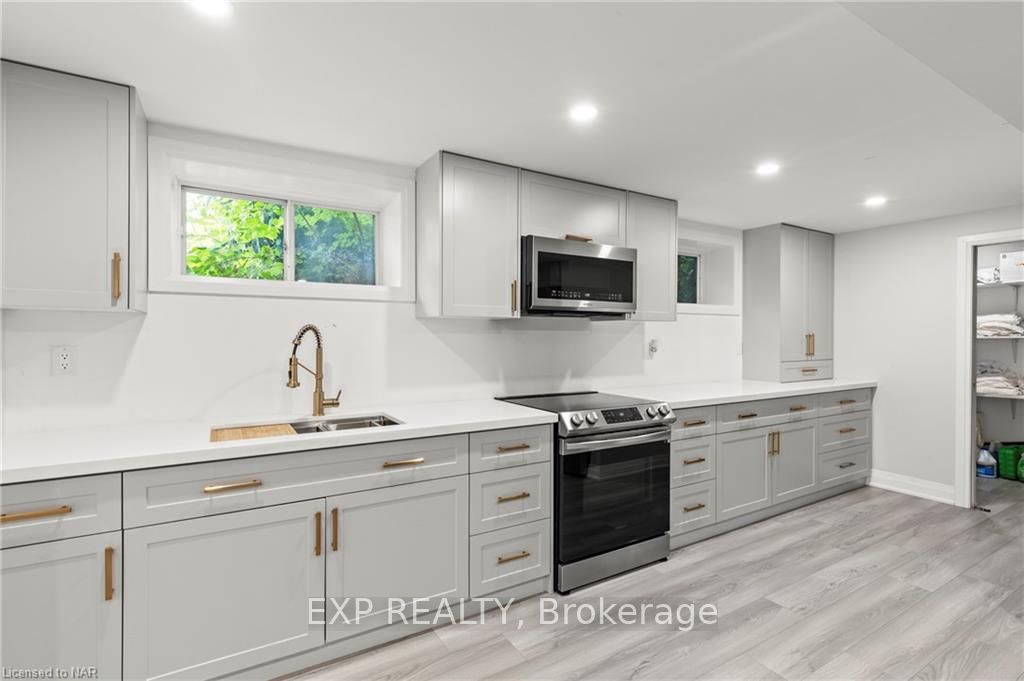 1329 NIAGARA STONE Road