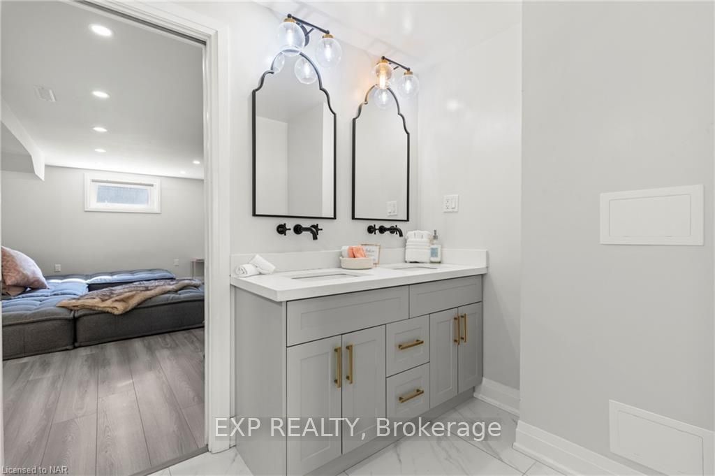 1329 NIAGARA STONE Road