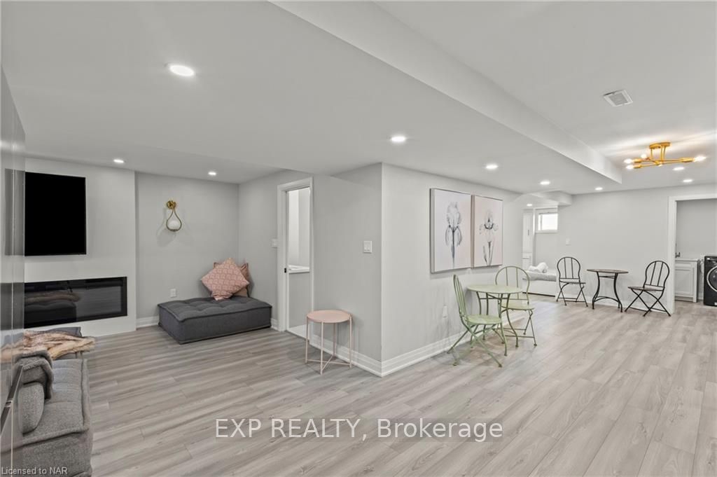 1329 NIAGARA STONE Road