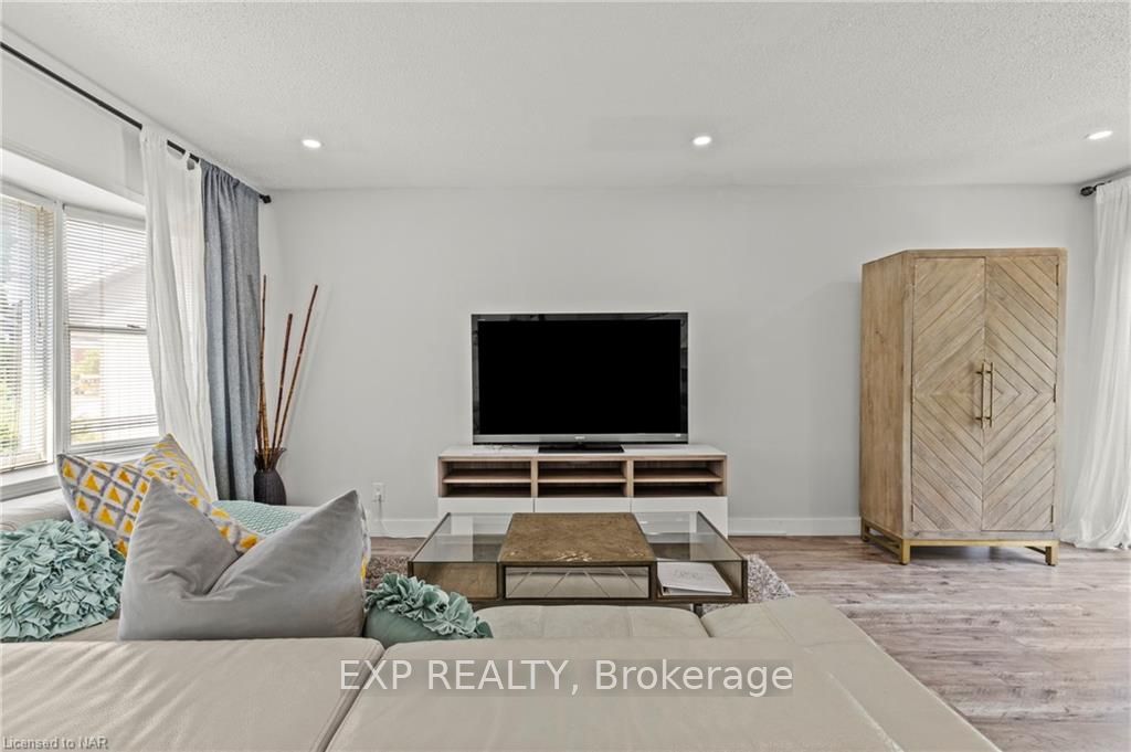 1329 NIAGARA STONE Road