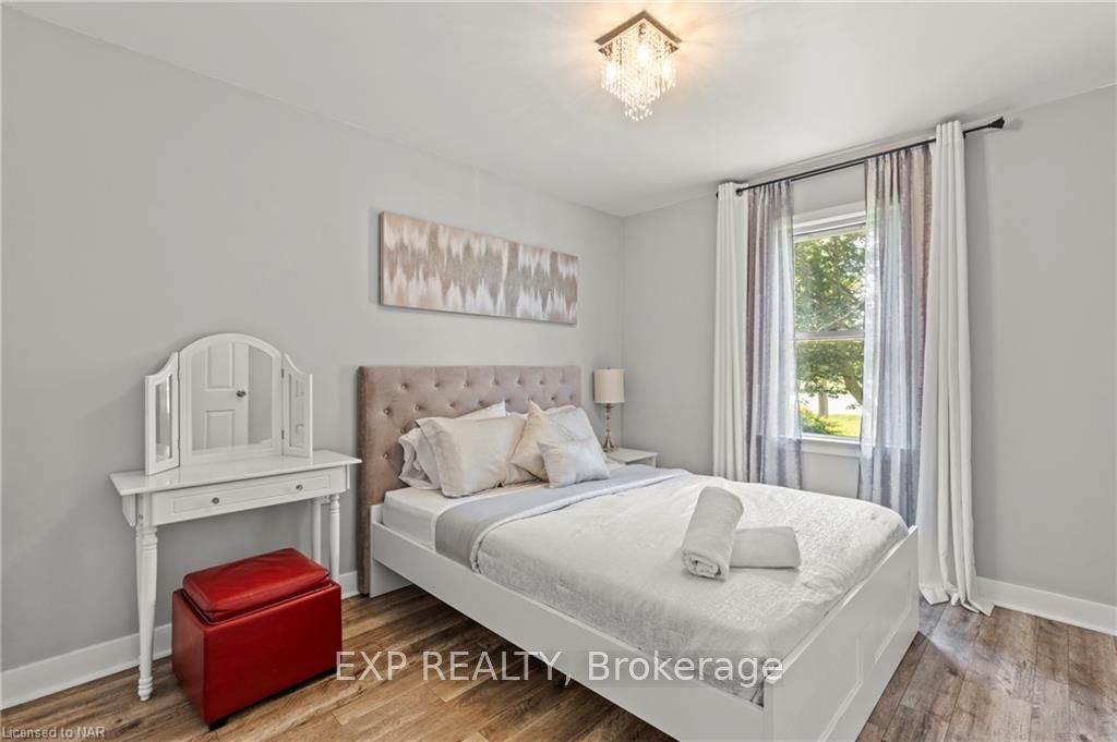 1329 NIAGARA STONE Road