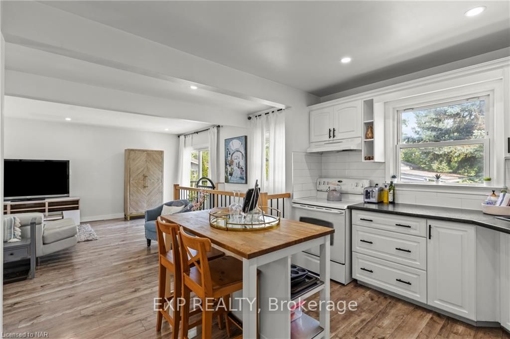 1329 NIAGARA STONE Road