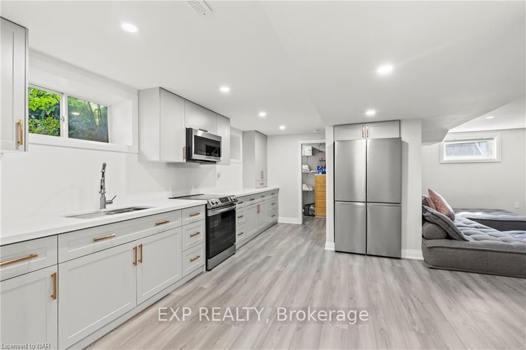 1329 NIAGARA STONE Road