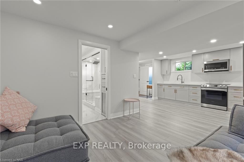1329 NIAGARA STONE Road