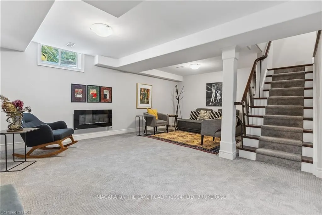 175 QUEEN Street #3