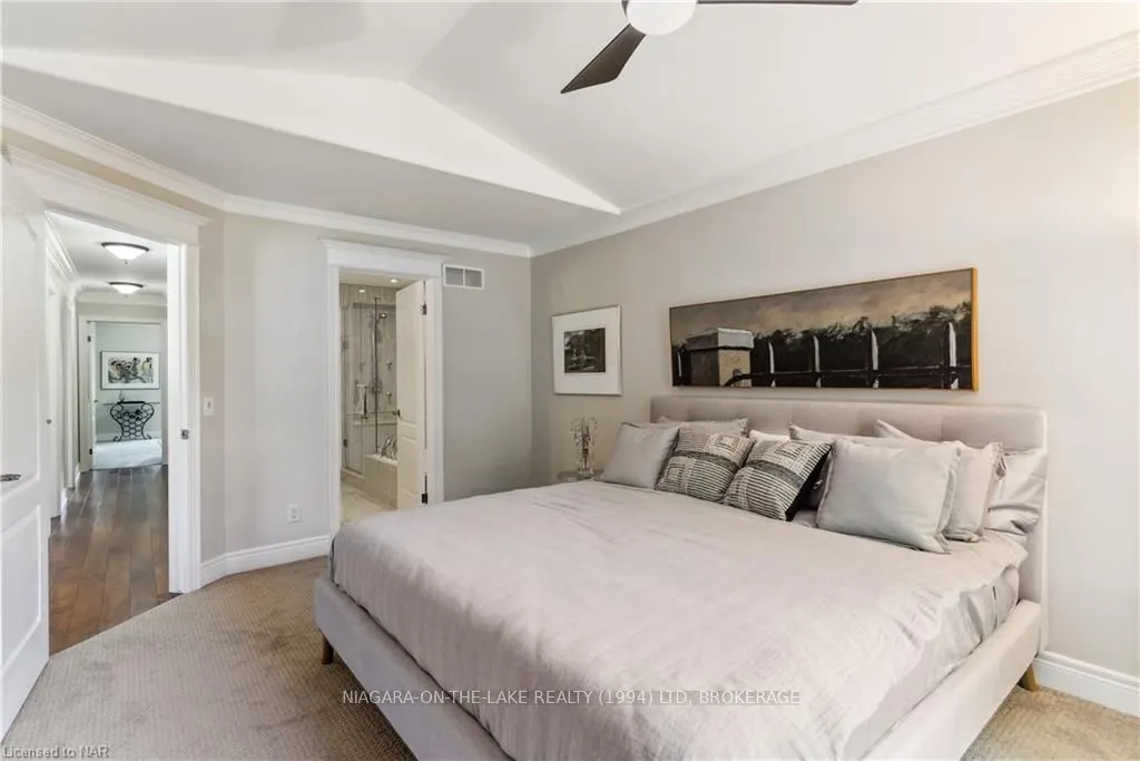 175 QUEEN Street #3