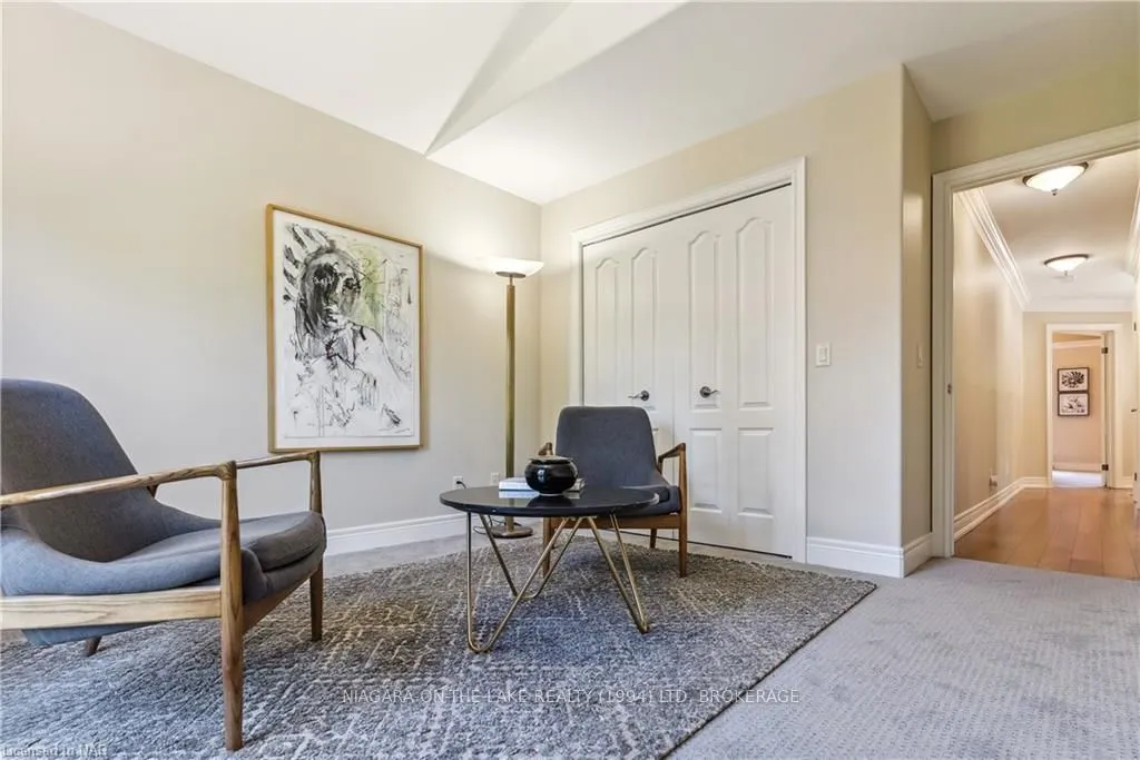 175 QUEEN Street #3