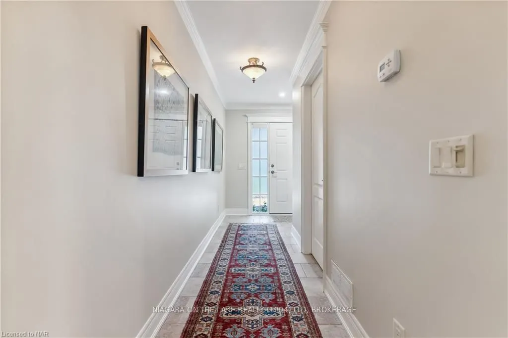 175 QUEEN Street #3