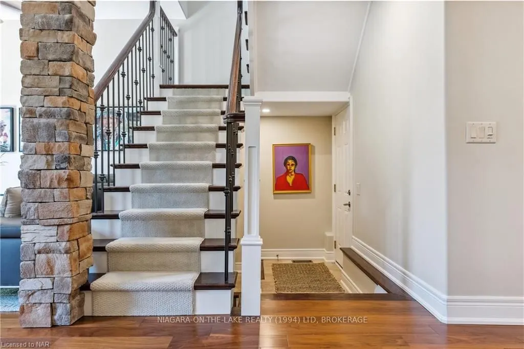 175 QUEEN Street #3
