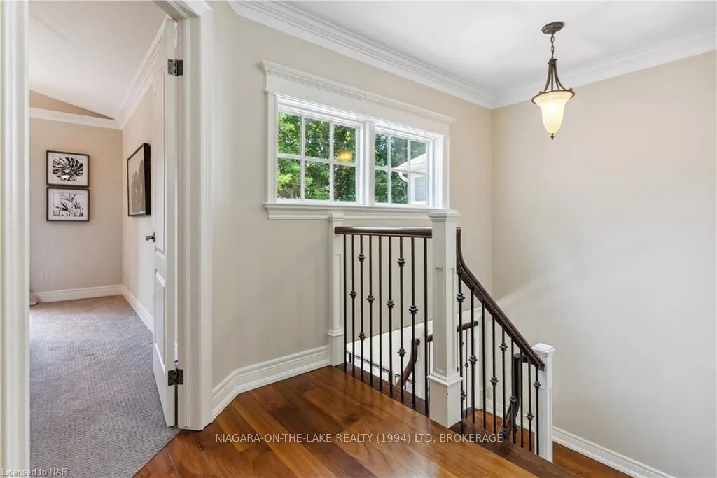 175 QUEEN Street #3