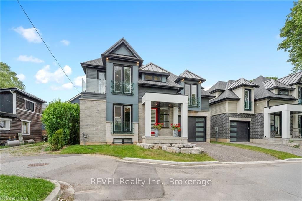 10 PAXTON Avenue