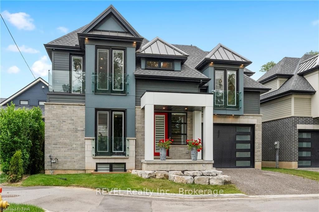 10 PAXTON Avenue