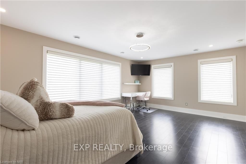 362 NIAGARA Boulevard