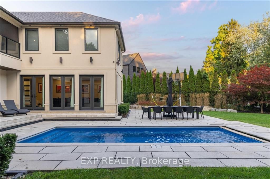 362 NIAGARA Boulevard