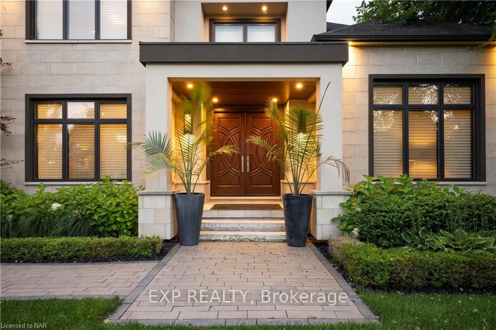 362 NIAGARA Boulevard