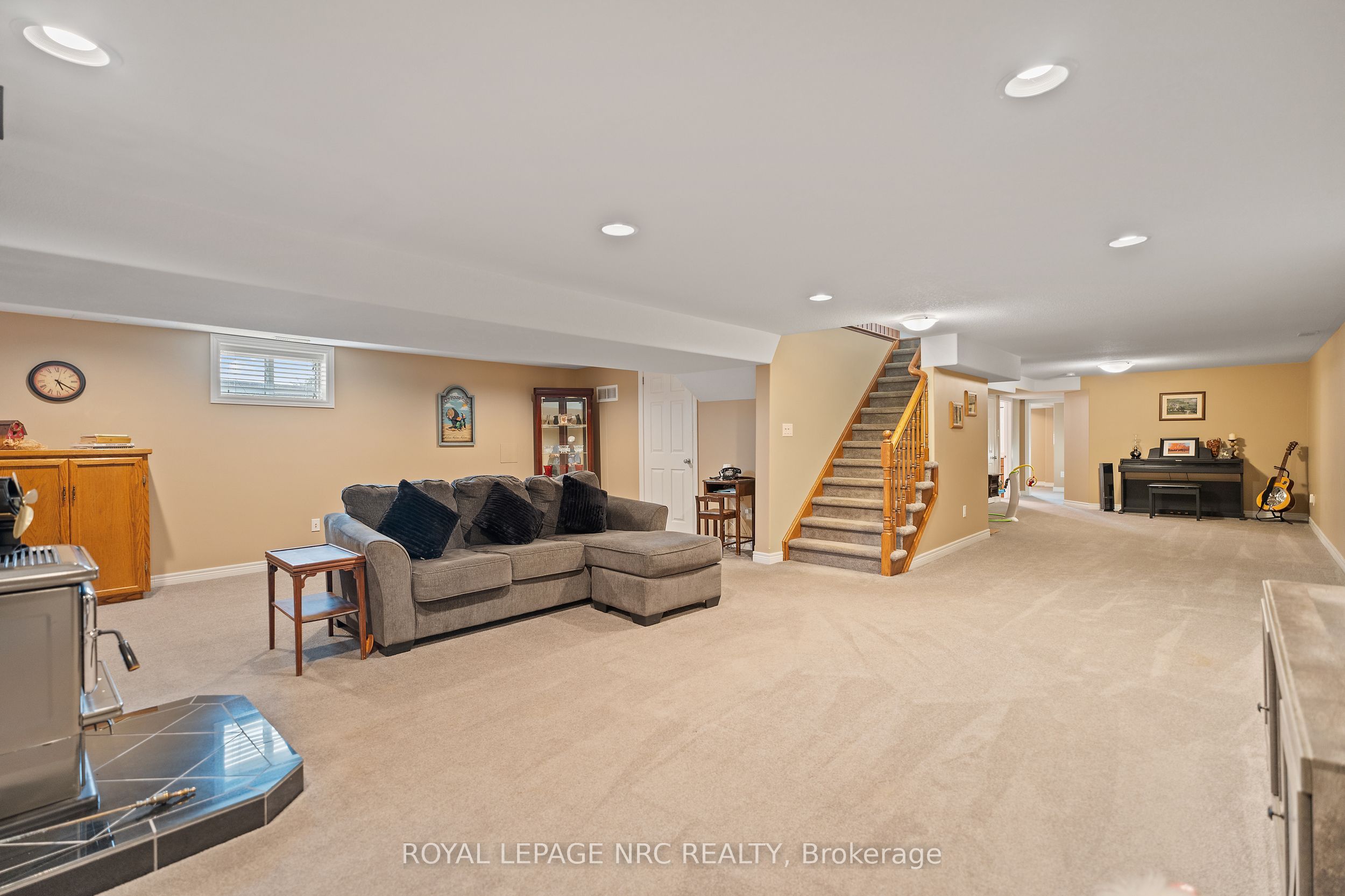 8350 YOUNG Street