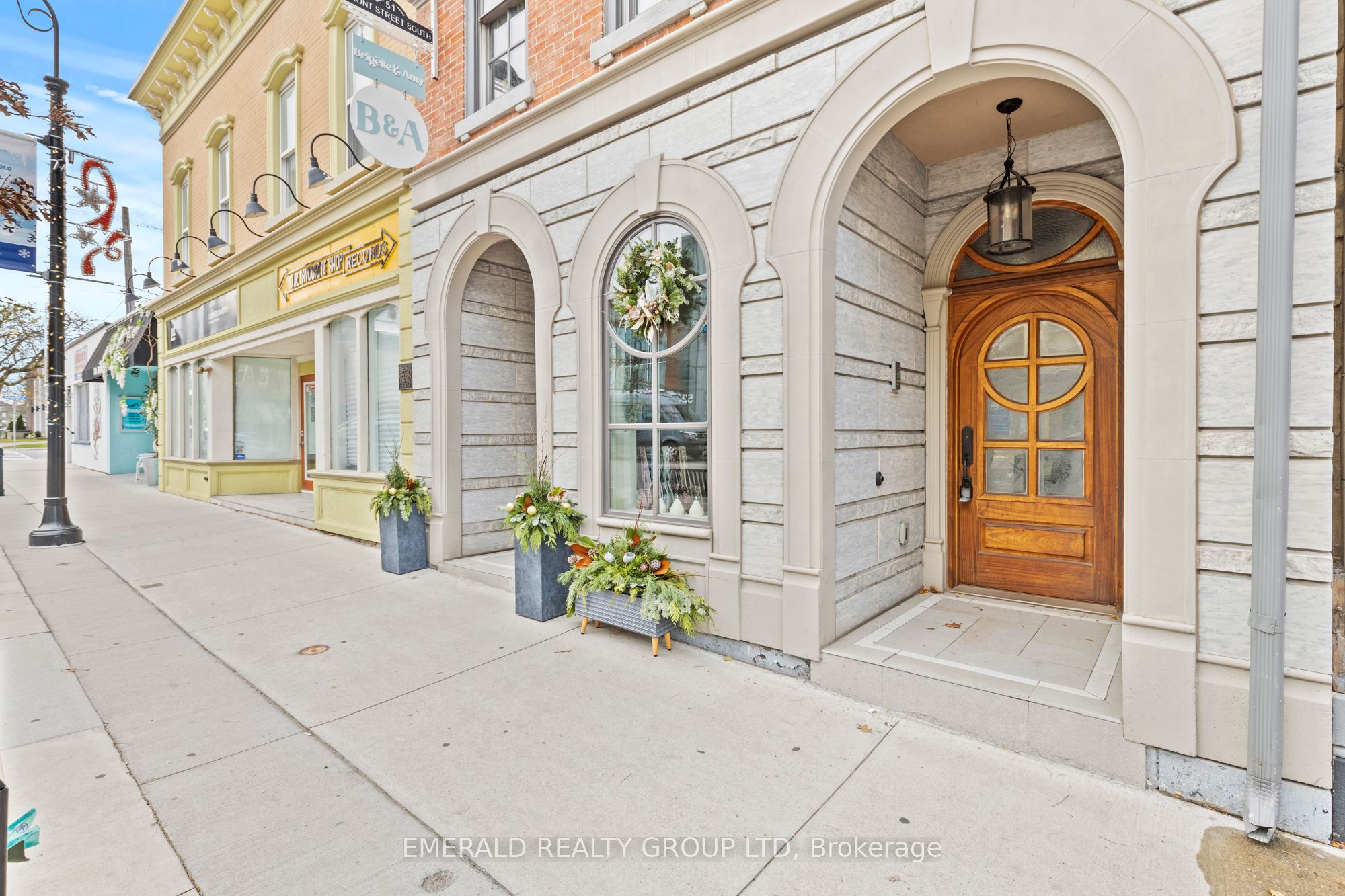 51 FRONT Street S