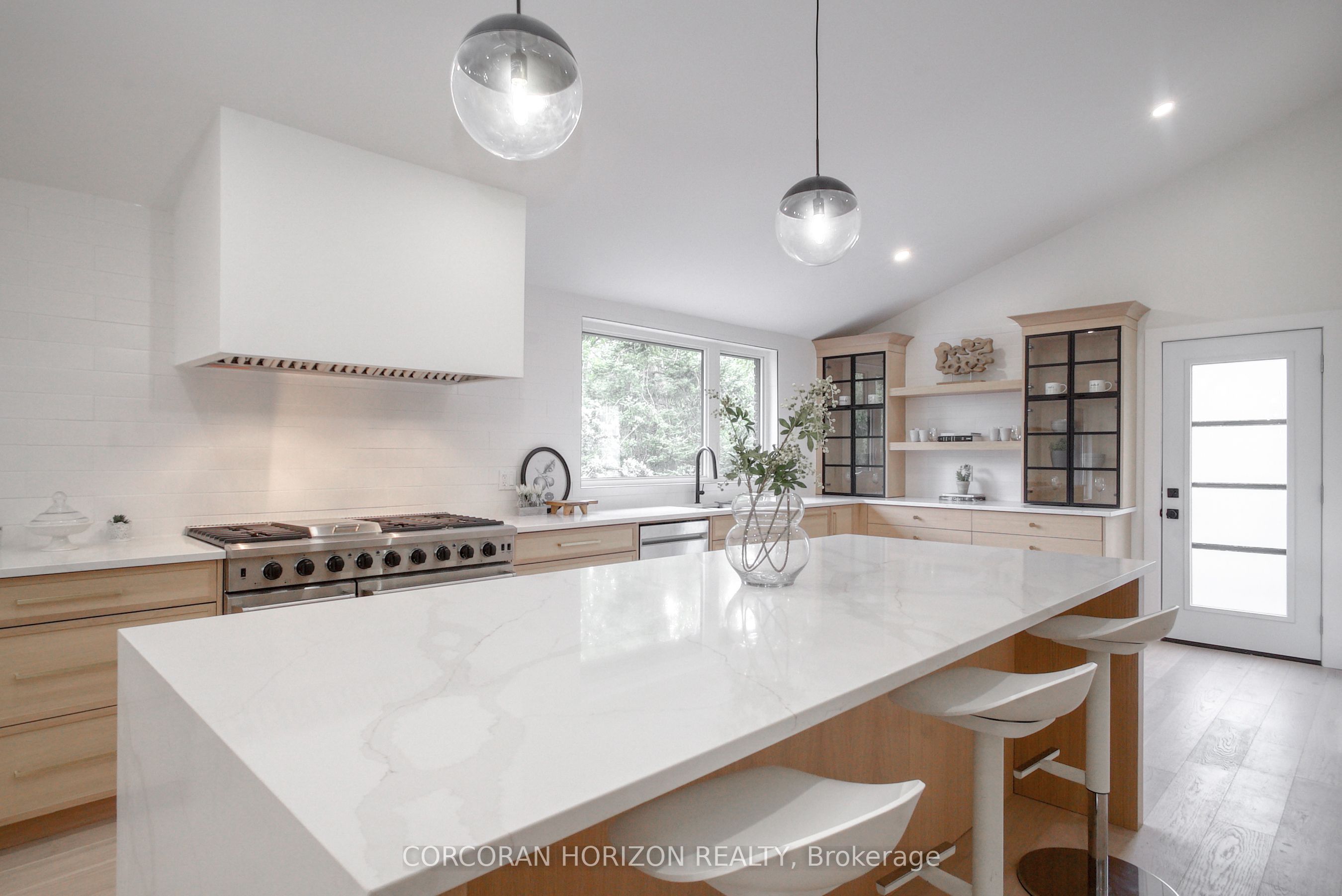 104 Grandview Dr