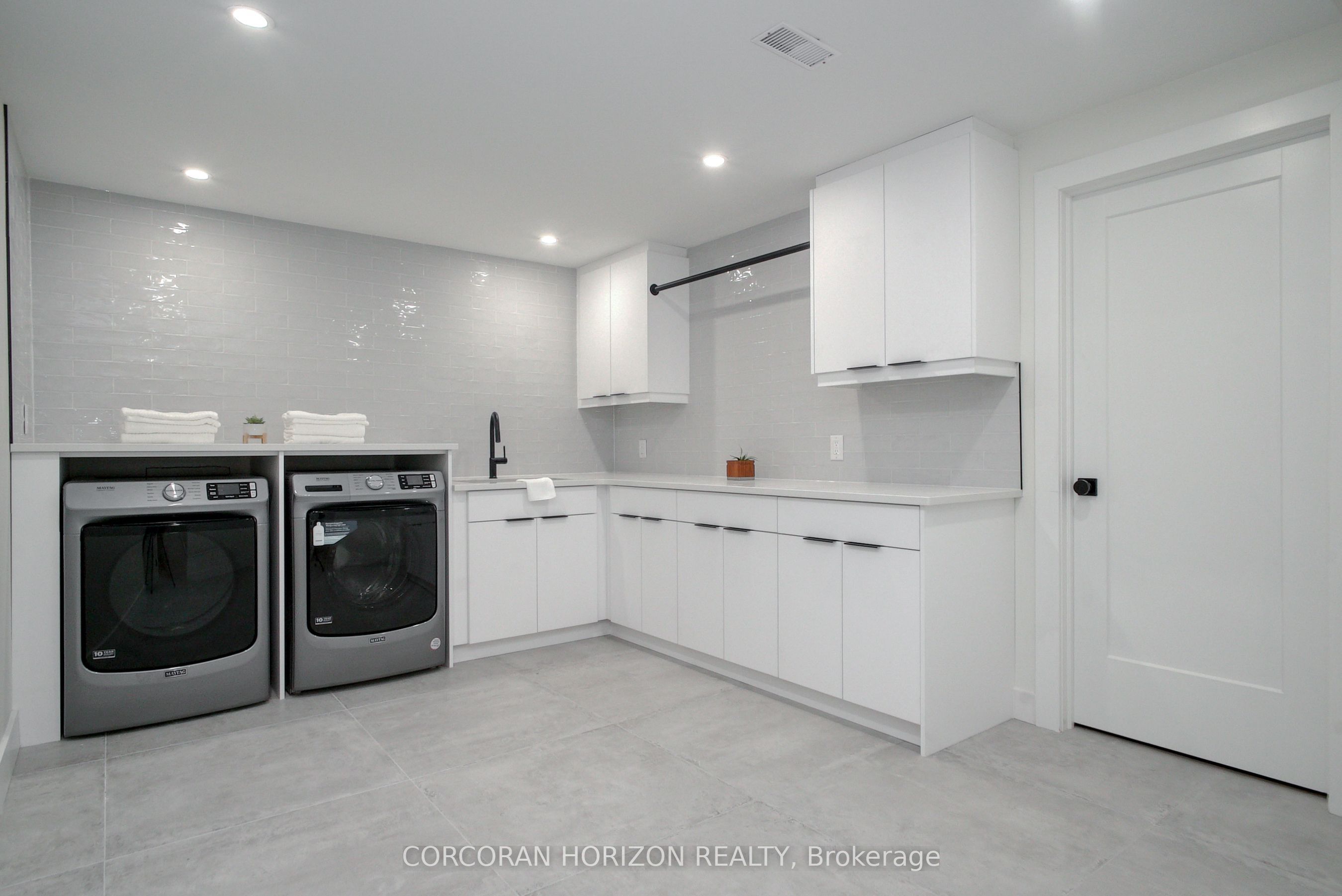 104 Grandview Dr