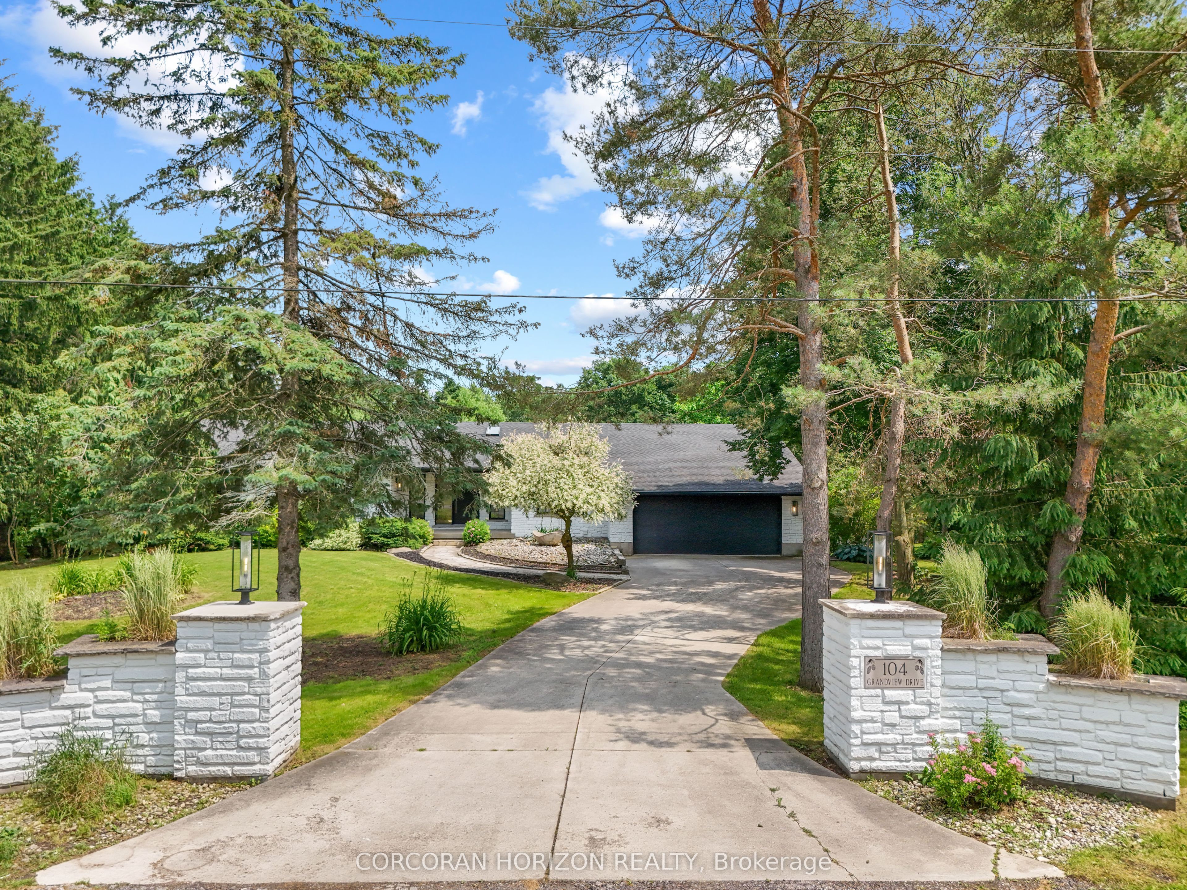 104 Grandview Dr