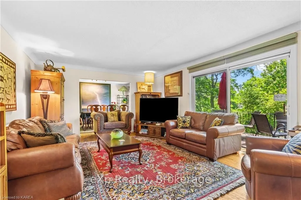 197 FAIRWAY HILL Crescent