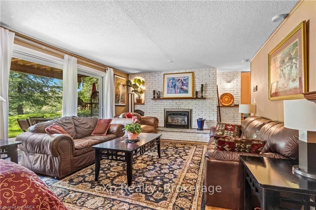 197 FAIRWAY HILL Crescent