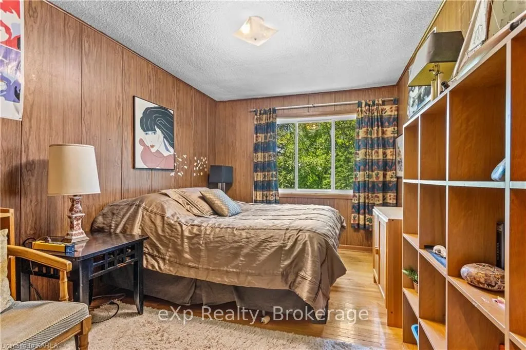 197 FAIRWAY HILL Crescent