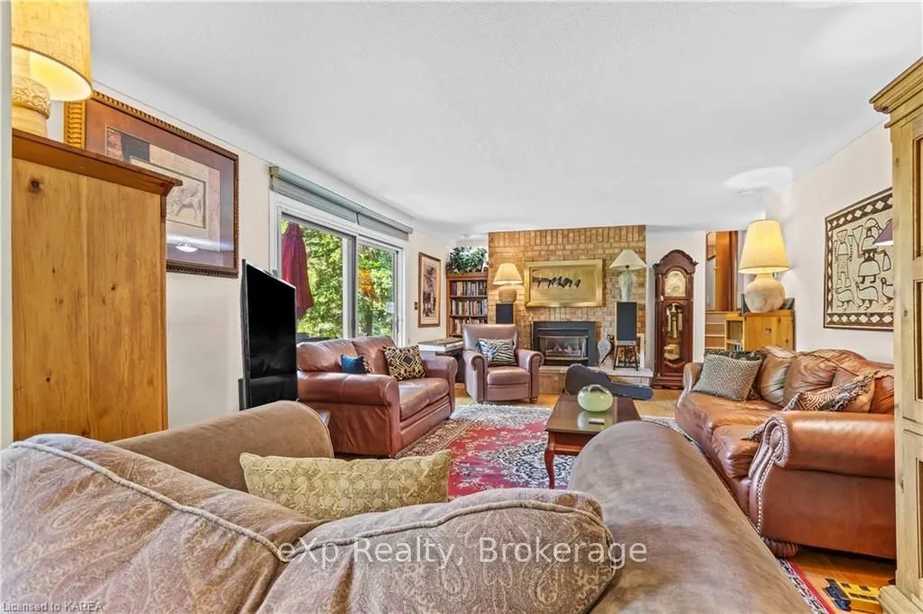 197 FAIRWAY HILL Crescent