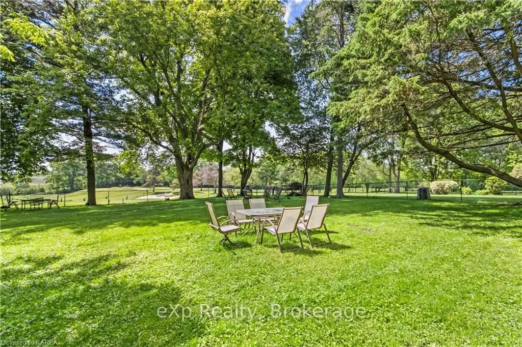 197 FAIRWAY HILL Crescent