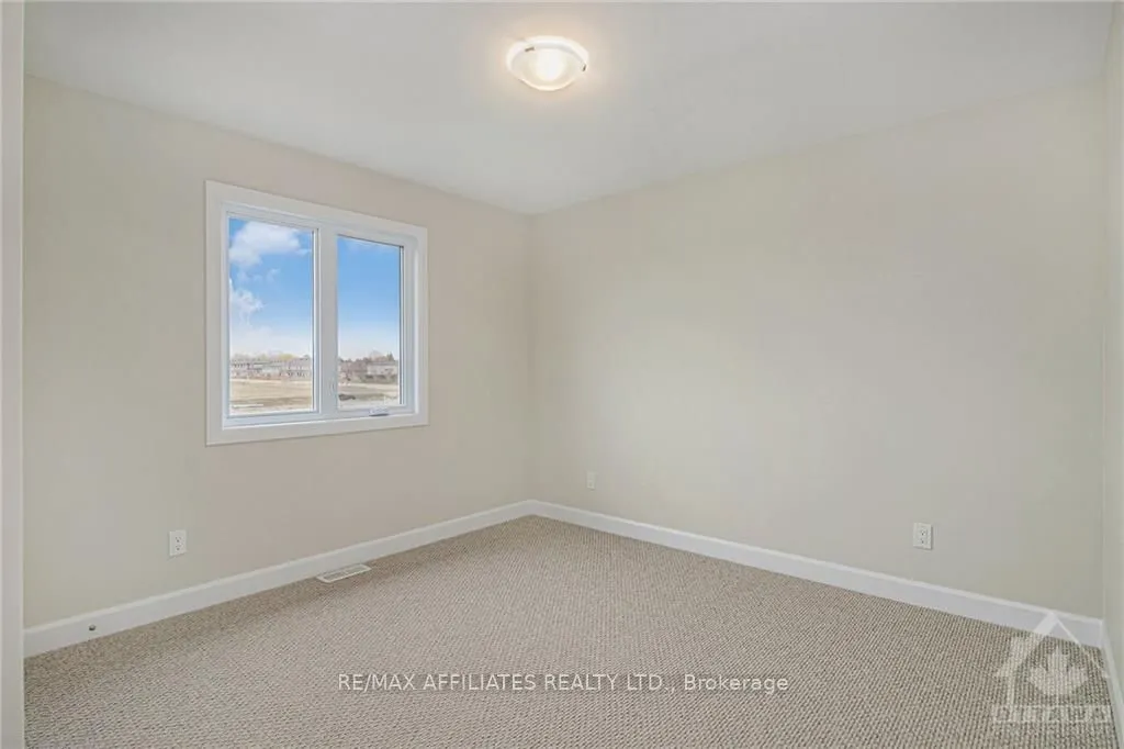 1207 MONTBLANC Crescent