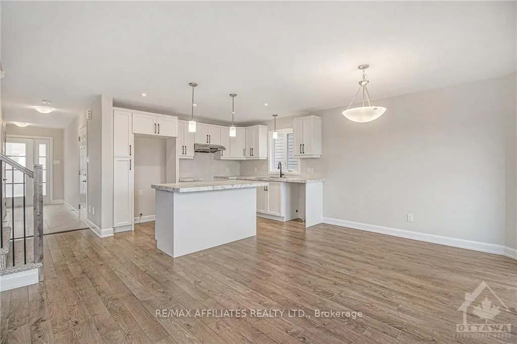 1207 MONTBLANC Crescent