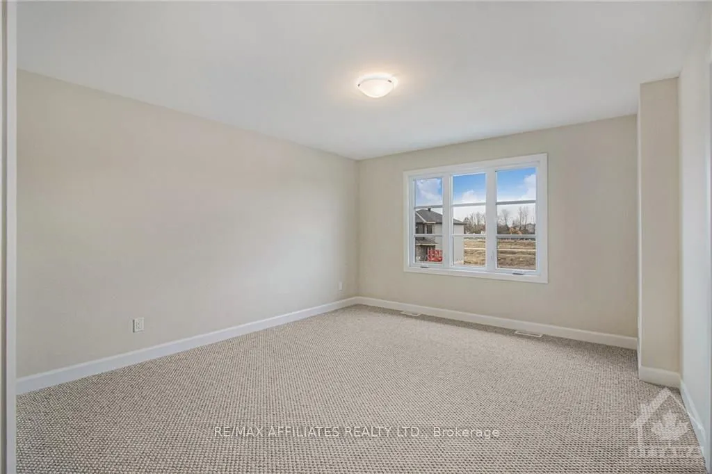 1207 MONTBLANC Crescent