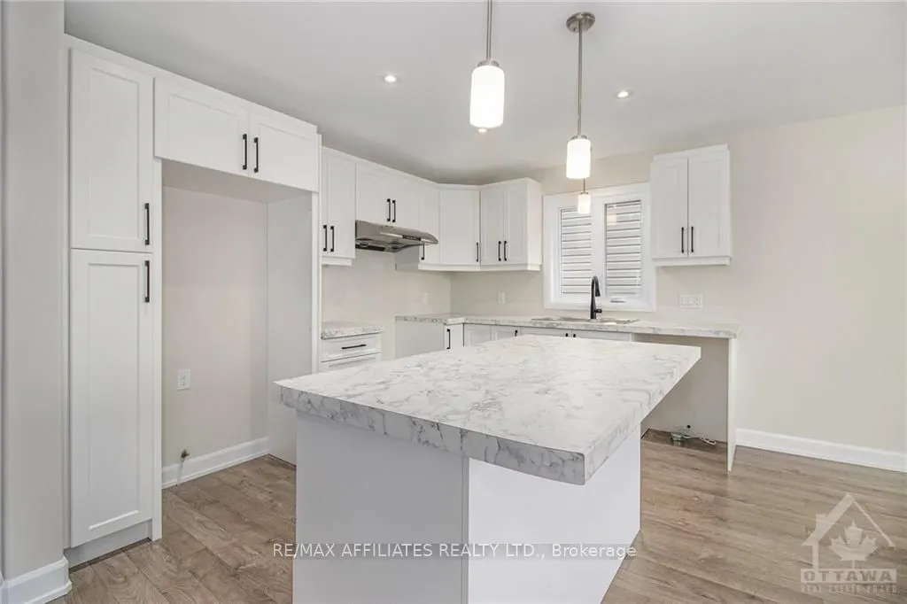 1207 MONTBLANC Crescent