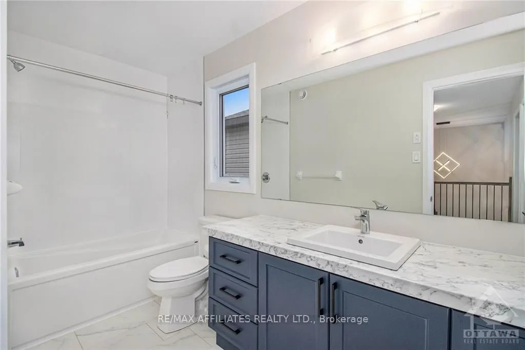 1207 MONTBLANC Crescent