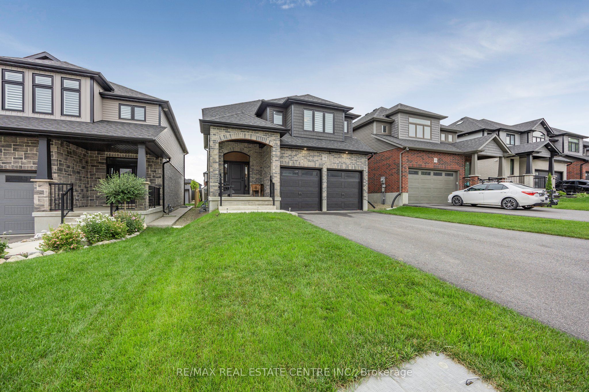 16 Tindall Crescent