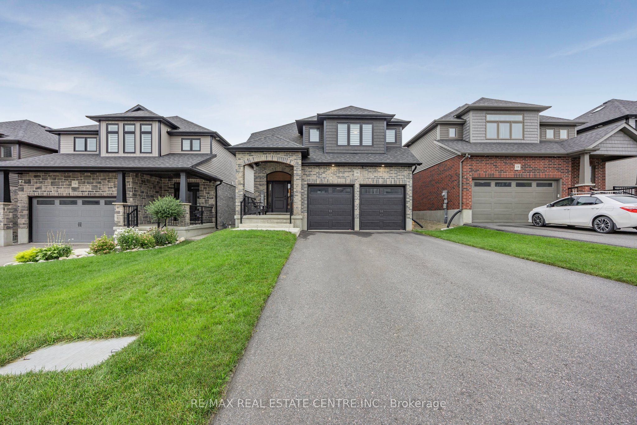 16 Tindall Crescent