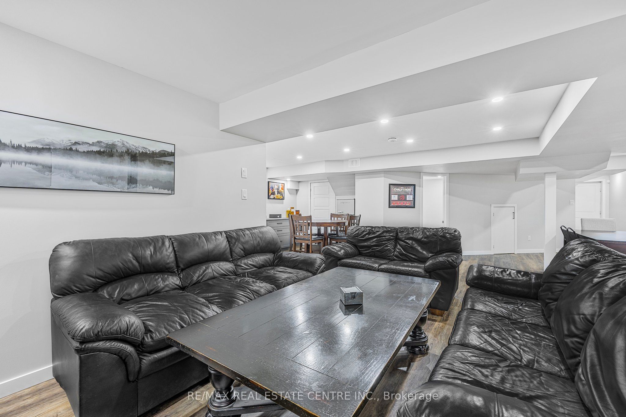 16 Tindall Crescent