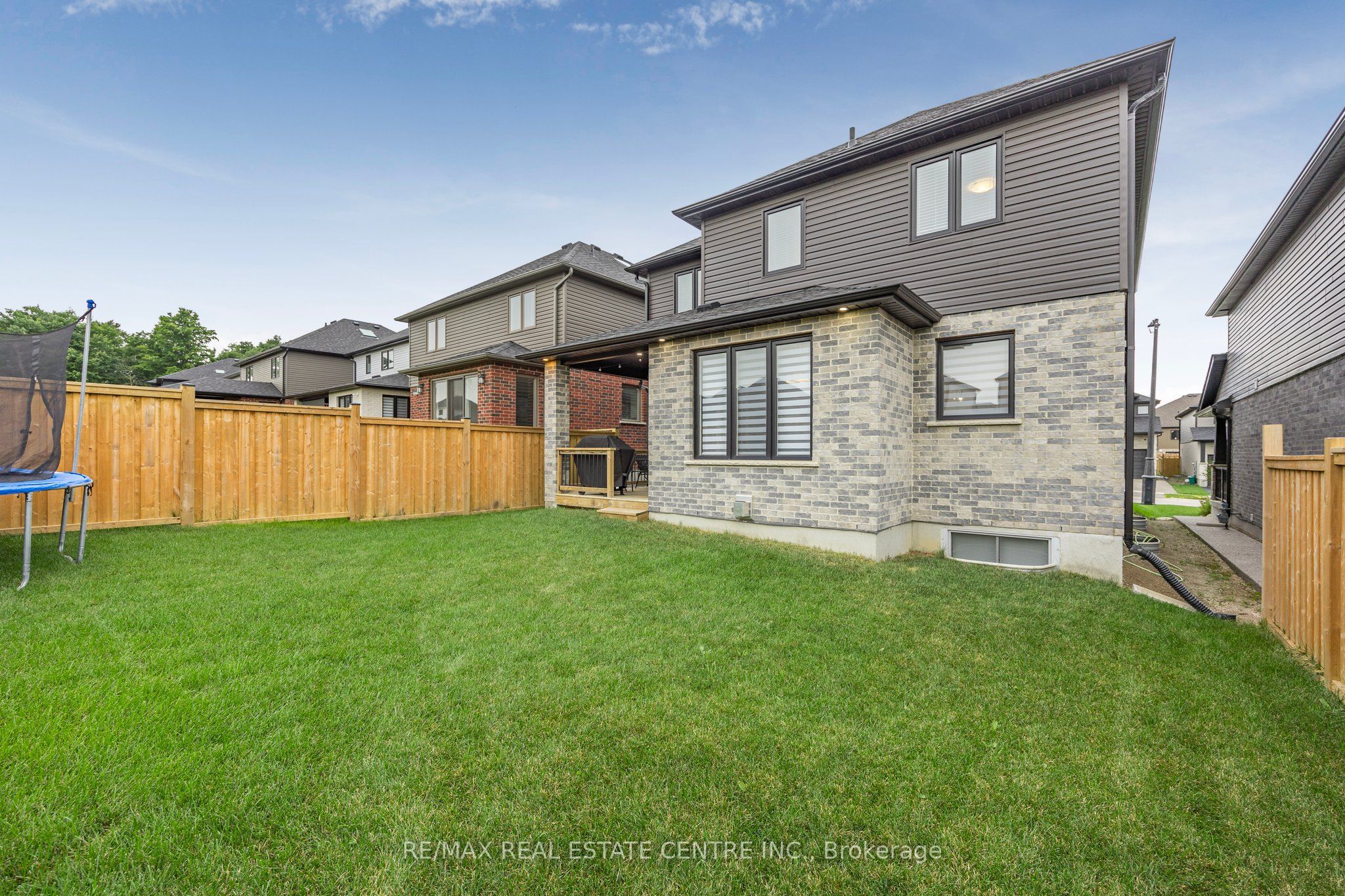 16 Tindall Crescent