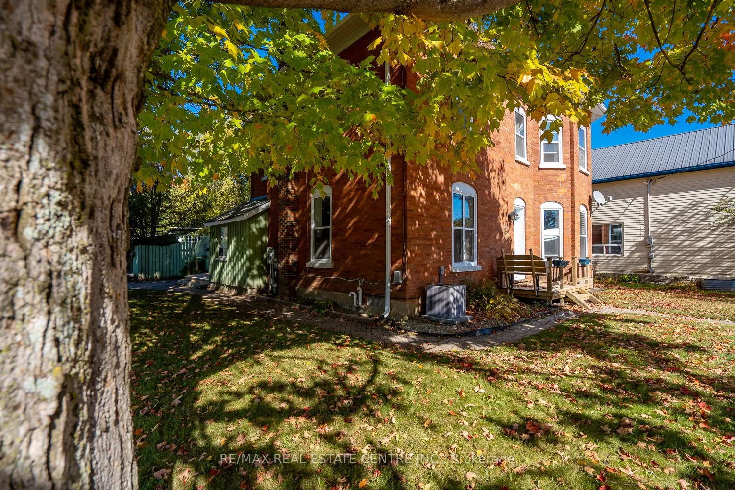 154 Main Street W