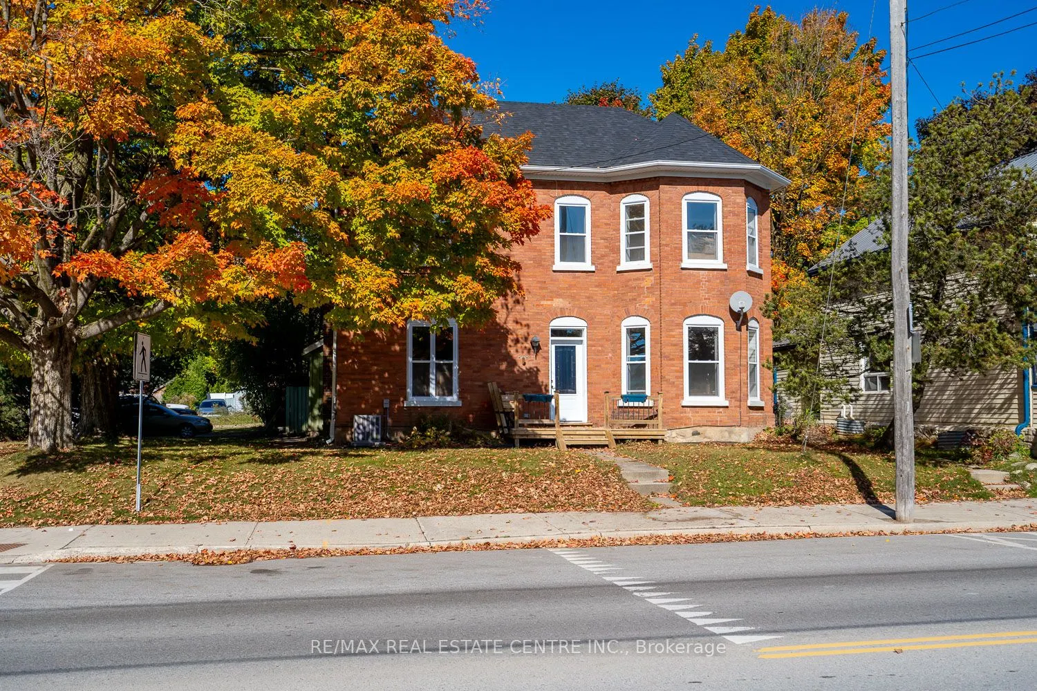154 Main Street W