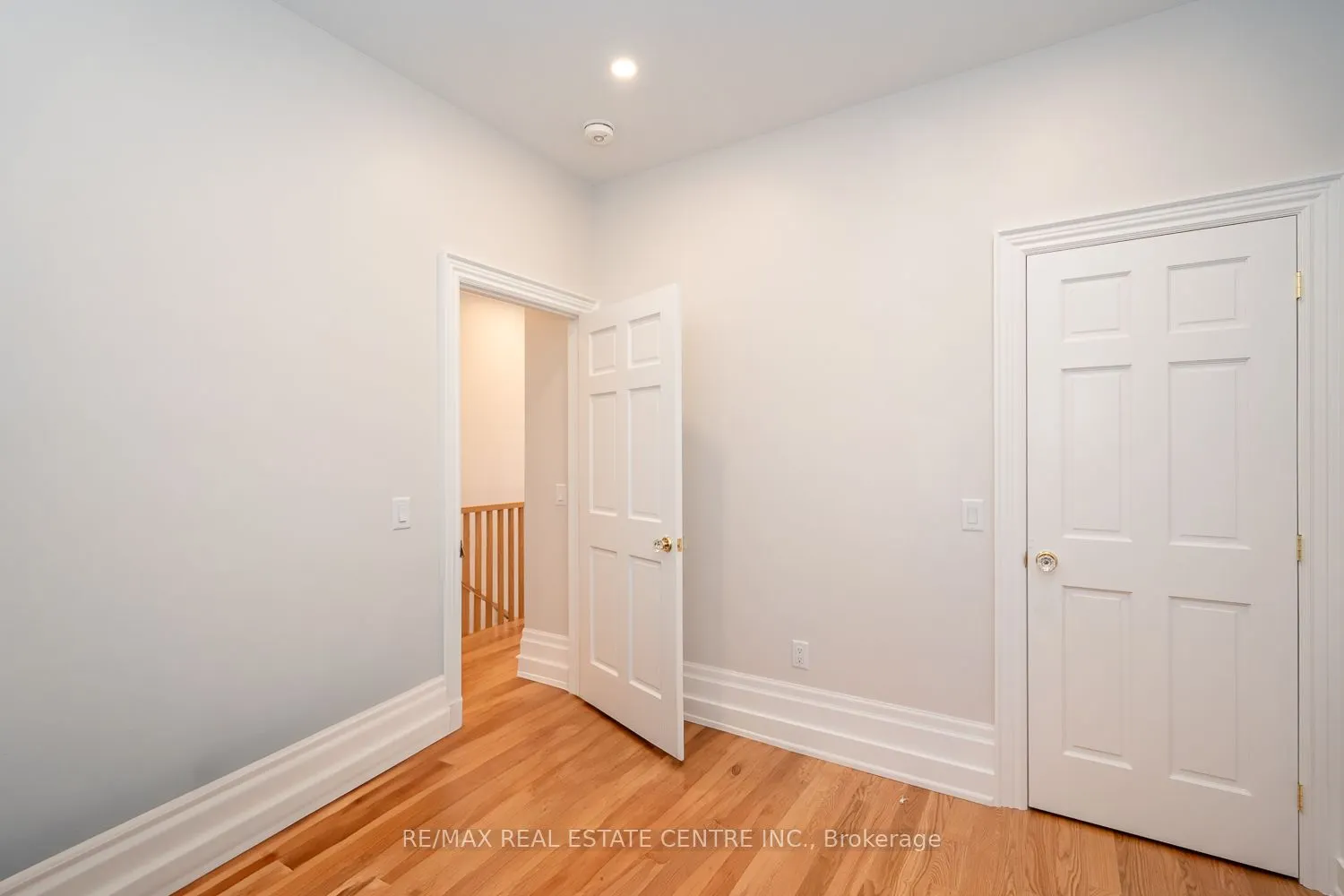 154 Main Street W