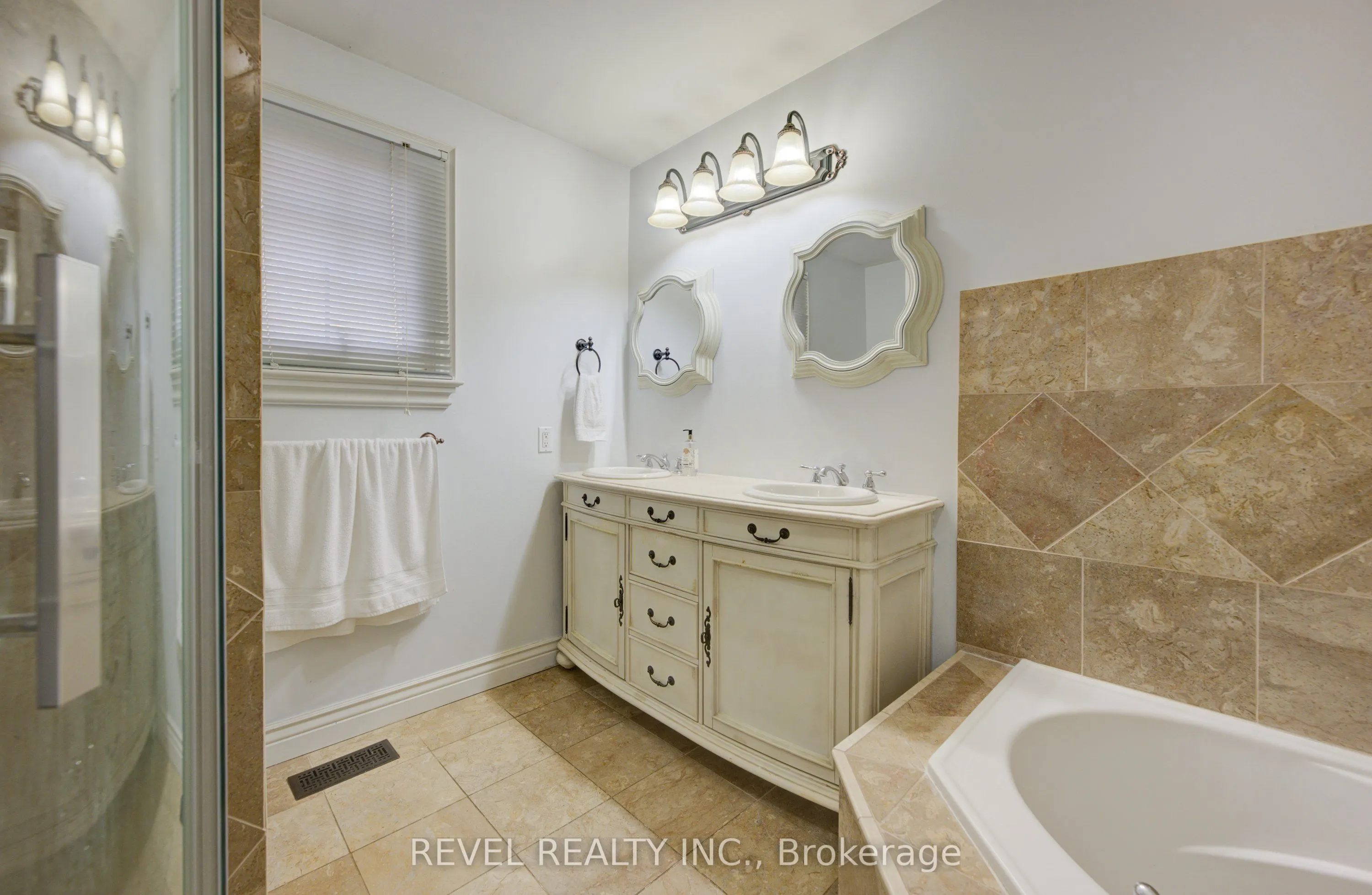 255 Mount Albion Road, #40